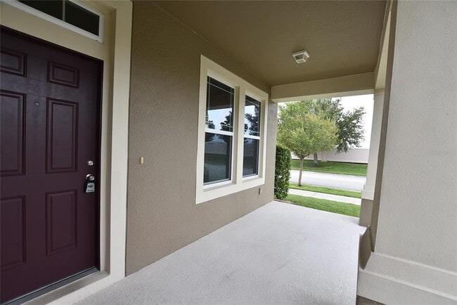 Building Photo - 708 Lake Tarpon Way