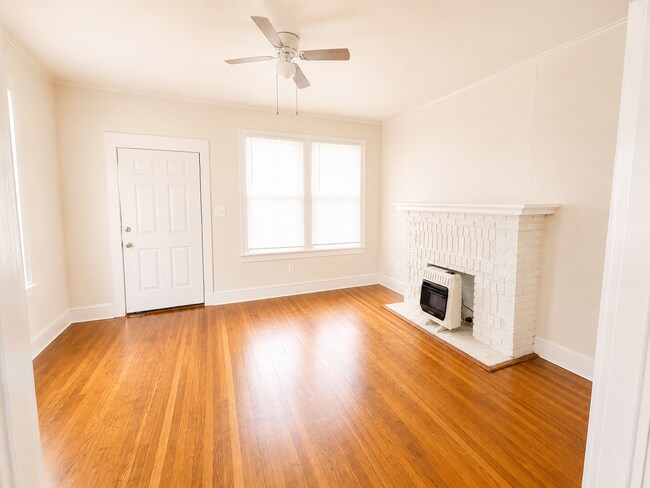 Building Photo - Highland in Shreveport!