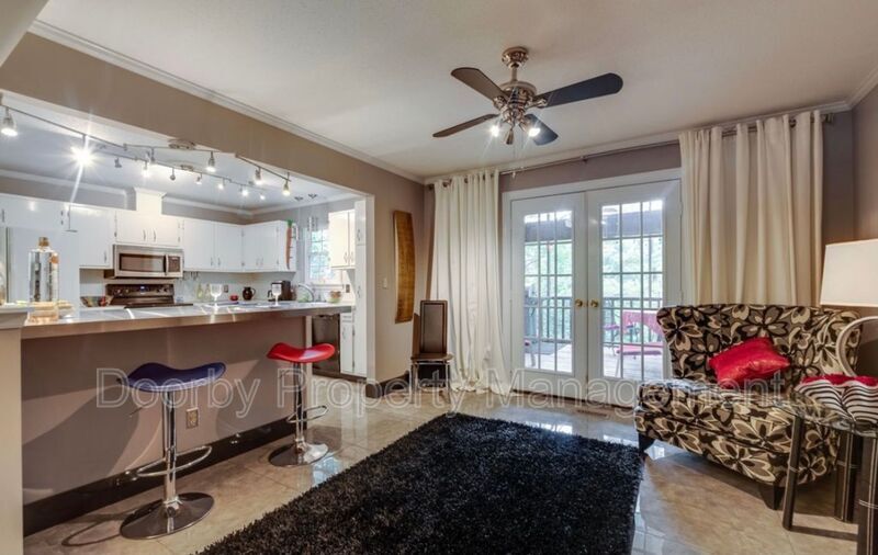 Building Photo - 4557 Ravenwood Dr N
