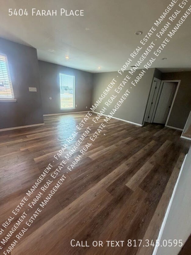 Building Photo - 5404 Farah Pl