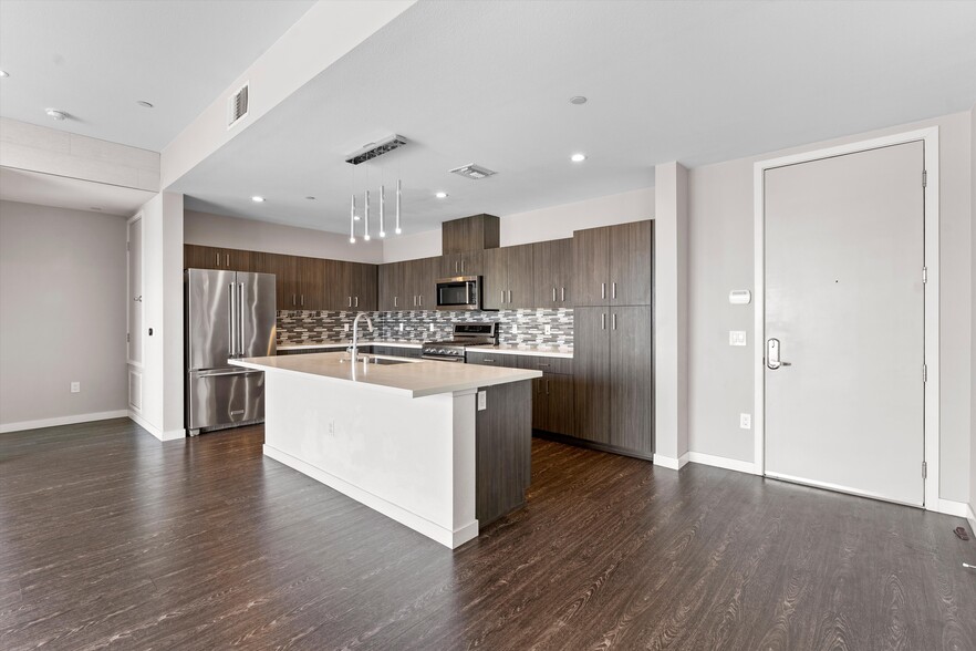 Building Photo - 4140 Glencoe Ave