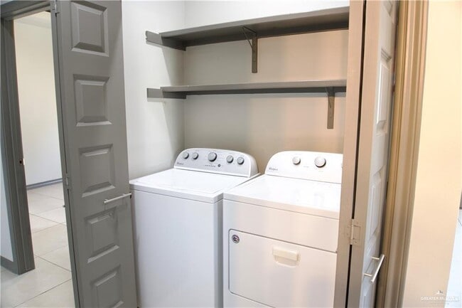 Building Photo - 16 Teague Ave