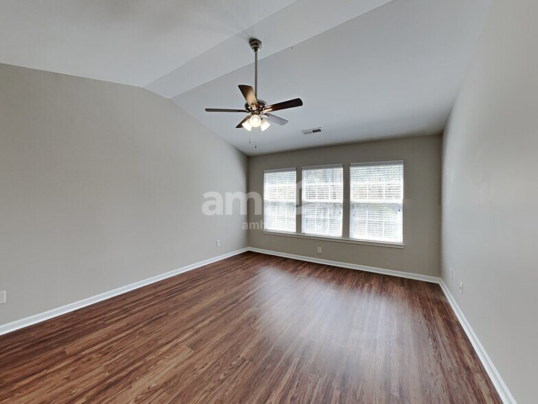 Building Photo - 9130 Hillston Ridge Rd