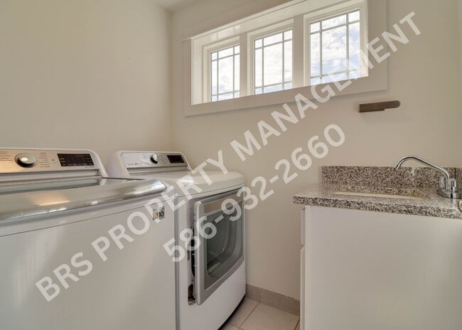Building Photo - JUST REDUCED!!  Stunning 4 bedroom 2.5 bat...