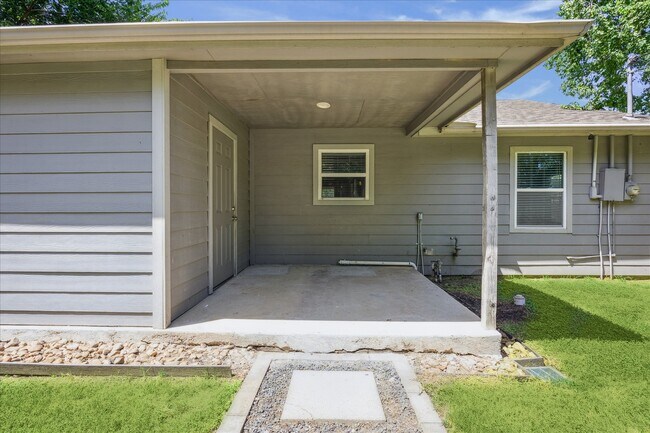 Building Photo - 5014 Yellowstone Blvd