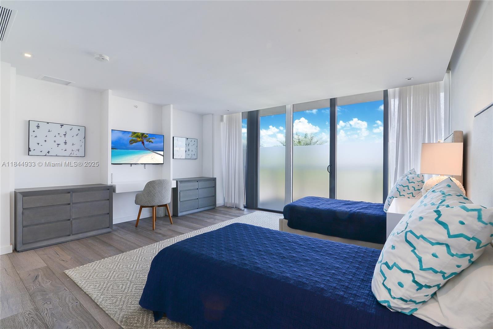 Building Photo - 9501 Collins Ave