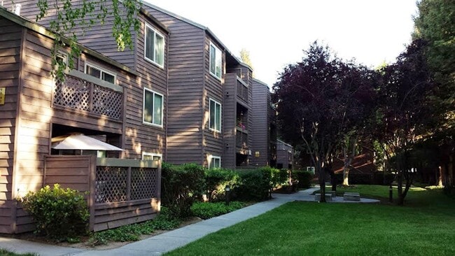 Primary Photo - 1183 Yarwood Ct