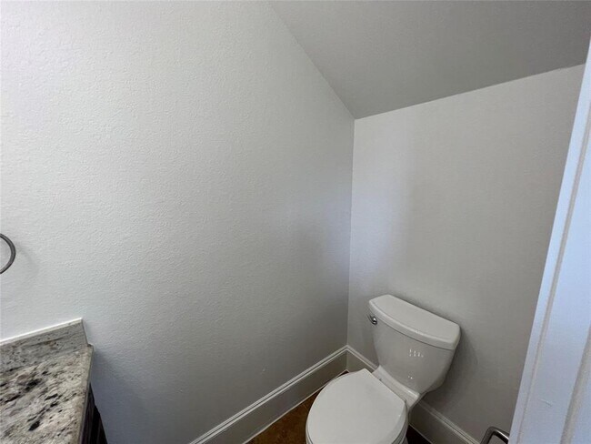 Building Photo - 6724 Keats Ave