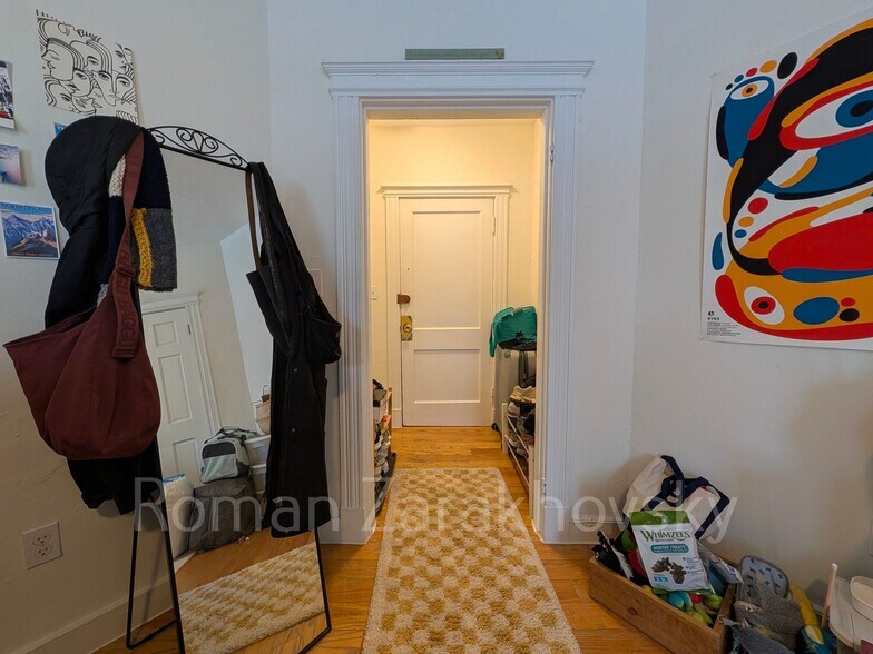 Building Photo - 74 Brainerd Rd