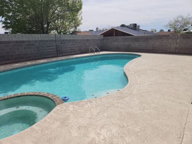 Building Photo - A Fabulous 3 Bedroom Single Story Home with a Pool/Spa.