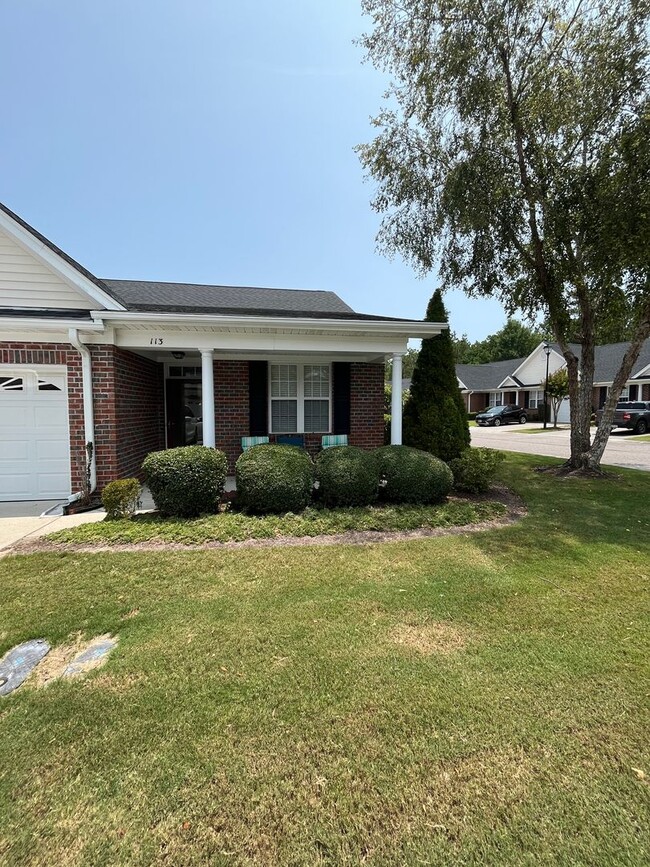 Building Photo - Discover this well-appointed 3-bedroom plus bonus room , 2-bath home in Carleton Place