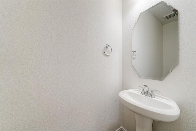 Building Photo - 23415 Stahl Creeks Ln