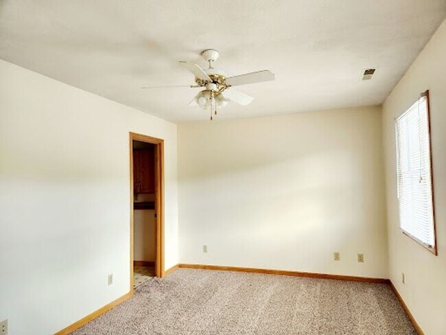 Building Photo - 892 Tremont St