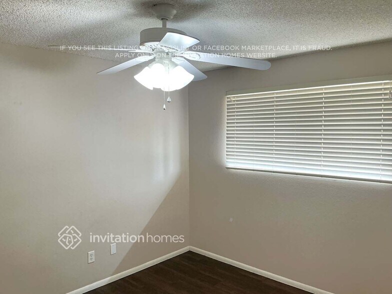 Building Photo - 4322 E Villa Maria Dr