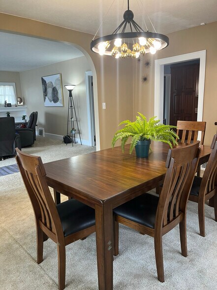 Building Photo - 369 E Tuscarawas Ave