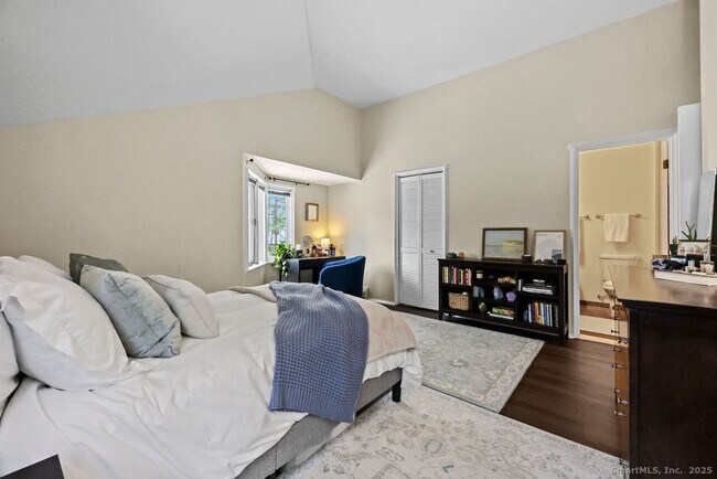 Building Photo - 9 Talcott Ridge Rd