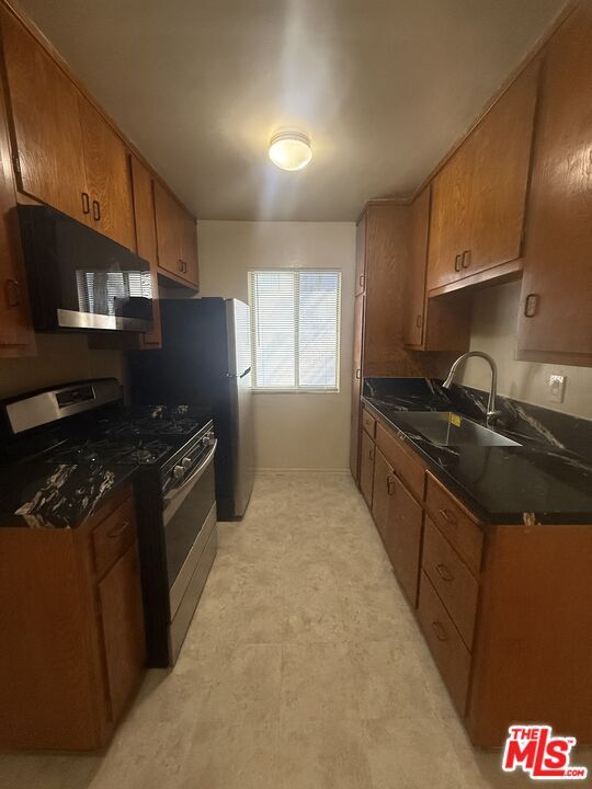 Building Photo - 1166 Amherst Ave