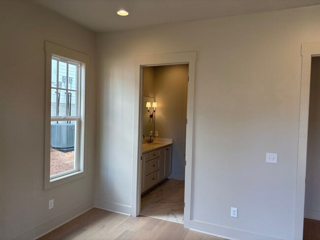 Building Photo - Great 3/3 in Oxford