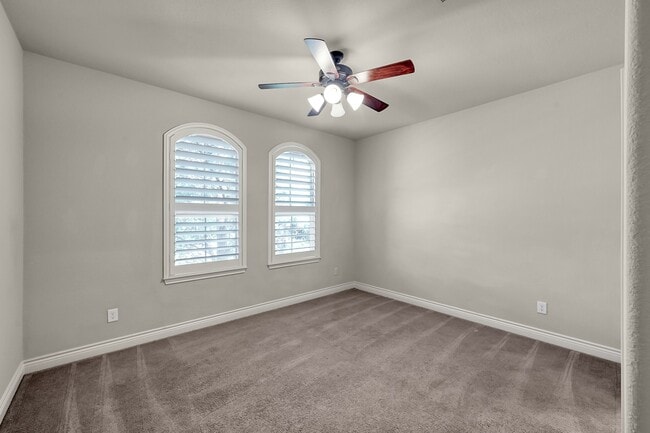 Building Photo - 4047 Steep Woods Dr