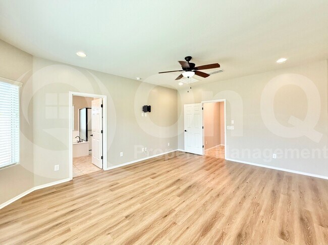 Building Photo - 10831 W Bronco Trail