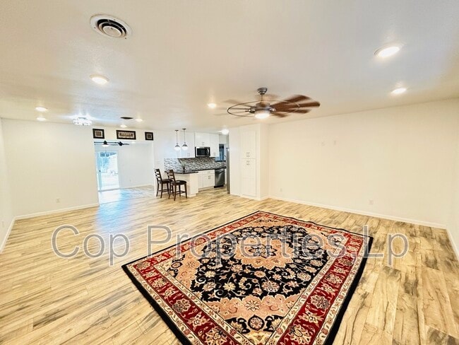 Building Photo - 129 Beechwood Ave