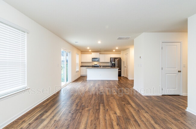 Building Photo - 329 Aspen Dr