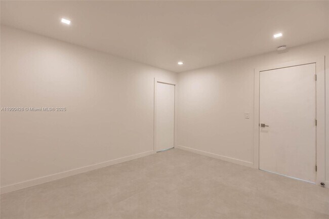 Building Photo - 10760 NW 29th Manor