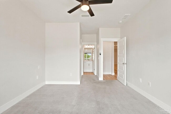 Building Photo - 232 Camellia Dr
