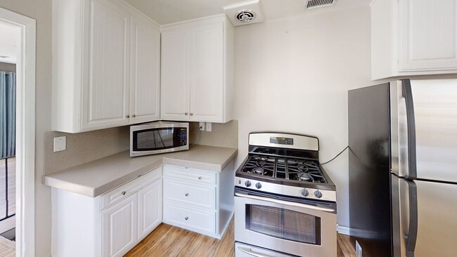Building Photo - Coveted South Redlands 2 bedroom, 2-bathroom bungalow home.