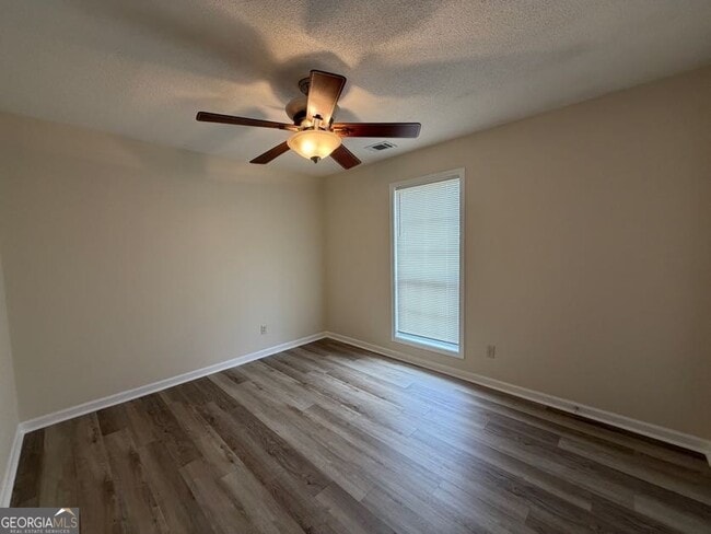 Building Photo - 414 Saddle Shoal Trail