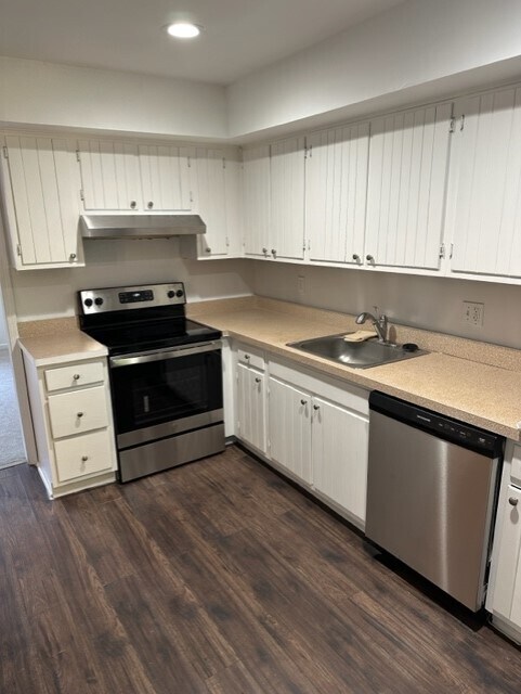 Building Photo - 802 Worthington Dr