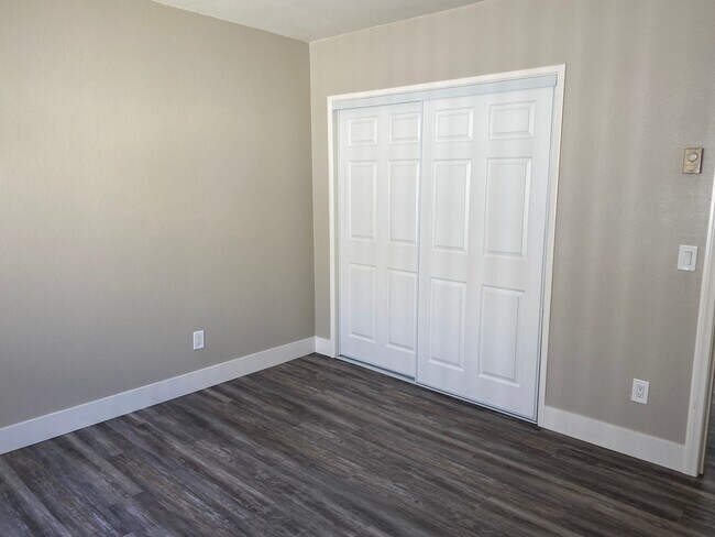 Building Photo - Large Two Story Renovated Townhouse Apartment in South Chula Vista