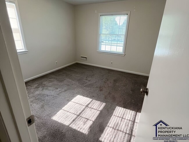 Building Photo - 9400 Habersham Dr