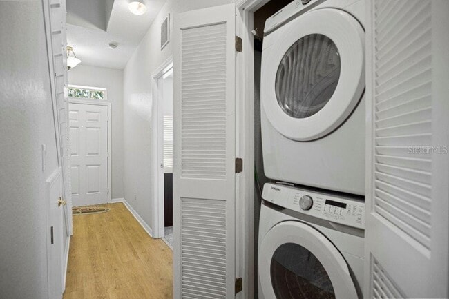 Building Photo - 2426 Caravelle Cir