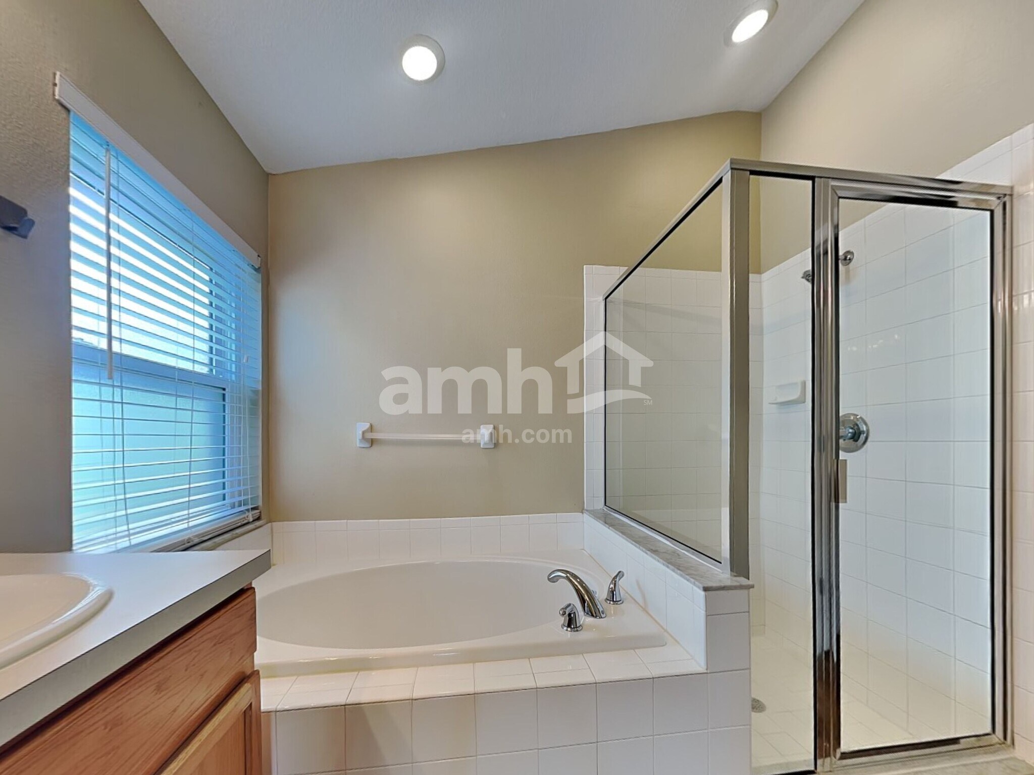 Building Photo - 4214 Hartford Lake Dr