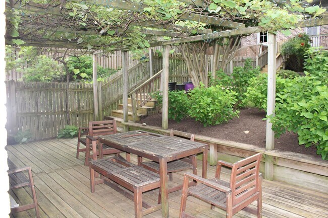 Building Photo - "Coming Soon" NW DC locale...3 level - 2/2.5 w/ off street parking  - 15 months only -