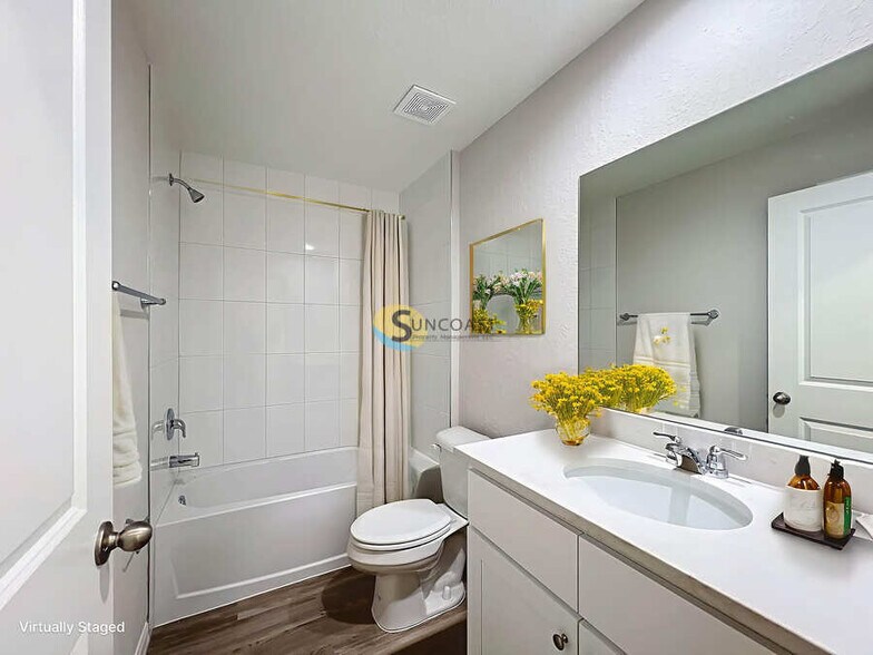 Building Photo - 6022 E Seneca St