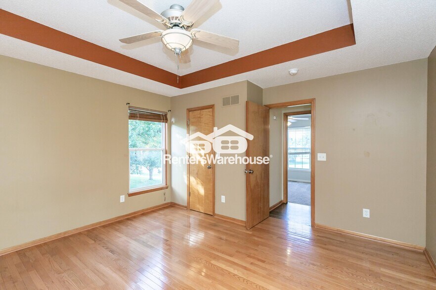 Building Photo - 804 Stratford Dr