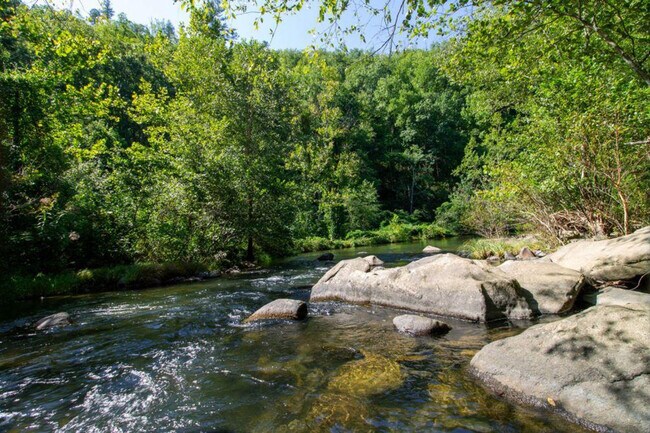 Building Photo - 644 Gladdens Creek Rd