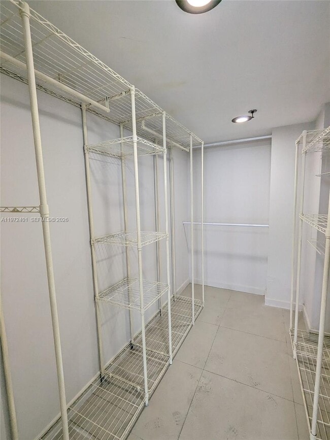 Building Photo - 555 NE 15th St