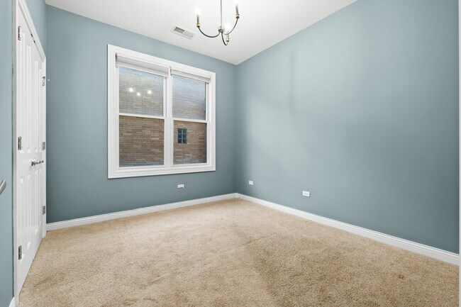 Building Photo - 1355 W Washington Blvd