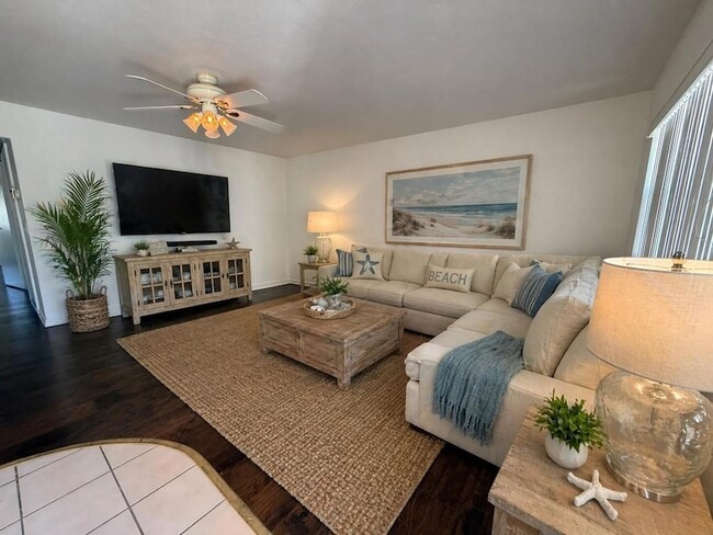 Building Photo - 516 Saxony Dr