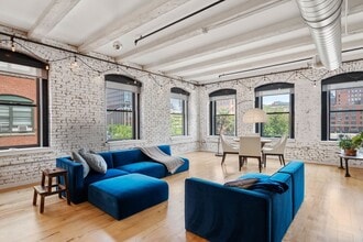 Building Photo - 21 Wormwood St