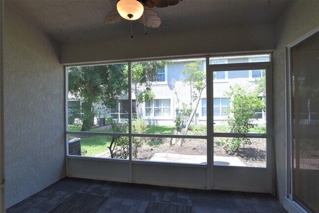 Building Photo - 3br 2.5ba townhome in GATED COMMUNITY of Cypress Lake in Kissimmee!!
