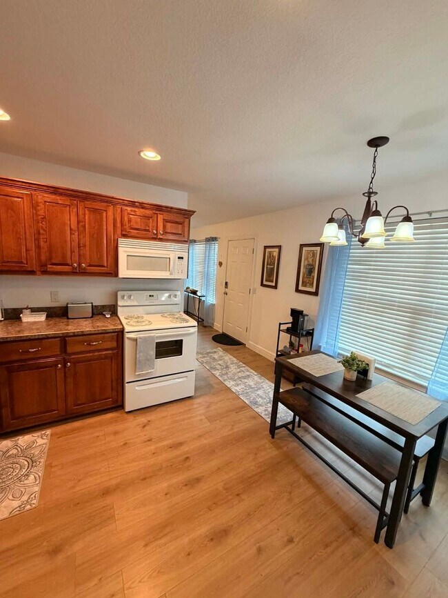 Building Photo - 2121 S Kentucky Ave