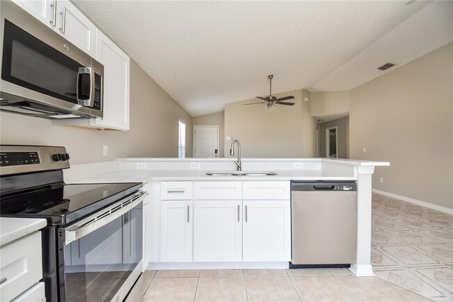 Building Photo - 1639 Ridge Pointe Dr