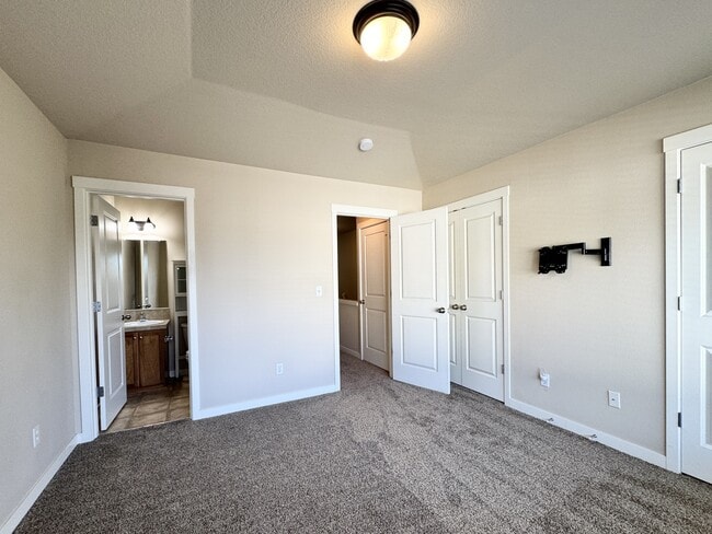 Building Photo - 10438 SW Akilean Terrace