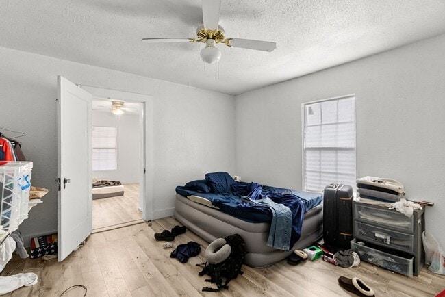 Building Photo - 1322 N Lincoln Ave