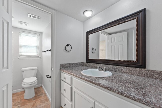 Building Photo - 20618 Fieldtree Dr