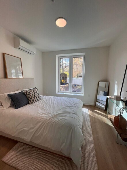 Building Photo - 329 Pacific Ave